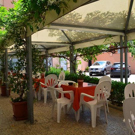 Hotel I Due Gabbiani Citr 9006 Andora ภายนอก รูปภาพ