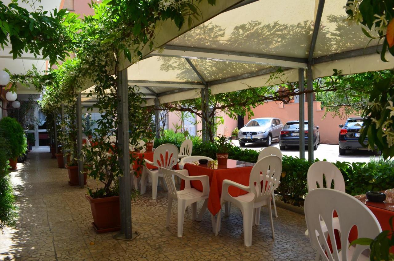 Hotel I Due Gabbiani Citr 9006 Andora ภายนอก รูปภาพ